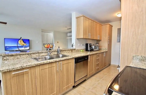 Sardinera Apartment | Oceanview 3 Bedroom Condo with Spa and Breakfast Options