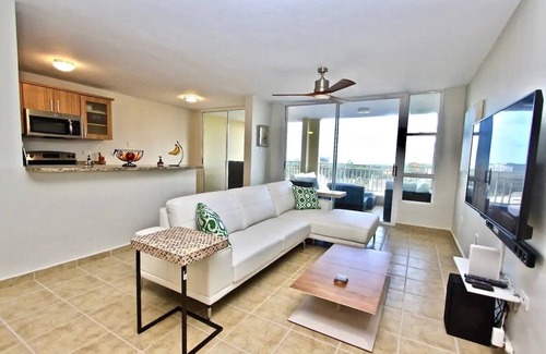 Sardinera Apartment | Oceanview 3 Bedroom Condo with Spa and Breakfast Options