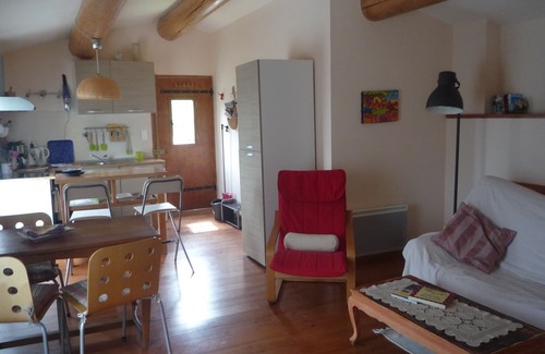 Forcalquier Apartment | Relaxing Cottage with Pool & Scenic Views at Villa Saint Marc