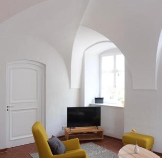 Pielenhofen Apartment | Historic 60qm Apartment Naabtal in Pielenhofen with Ocean Views