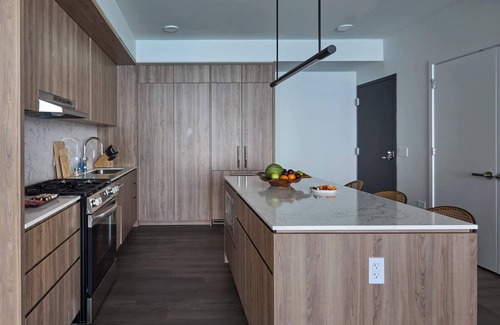The Loop Apartment | 60th Flr Lake Views, A Stay Above It All, Sleeps 5