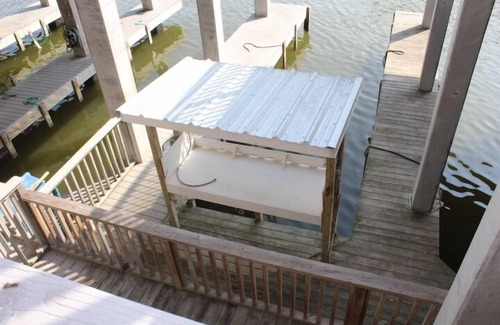 Port Mansfield House | Exceptional 1 Bedroom Apartment with Family-Friendly Amenities