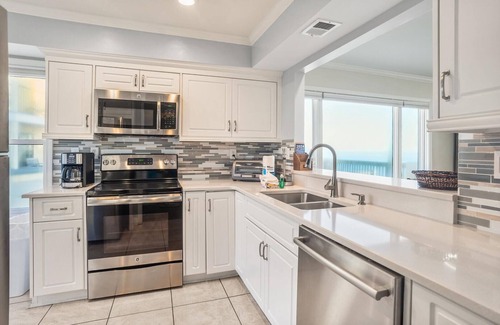 Beaufort Condo | Experience 625 New Haven: Oceanfront Poolside Escape