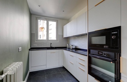 Parc-de-Montsouris Apartment | Elegantly Designed 628 Suite Foret - Pet-Friendly Oasis in Paris