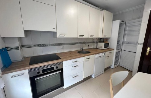 La Corredoria y Ventanielles Apartment | Inviting 632A Bonito Apartment in Family-Friendly Oviedo
