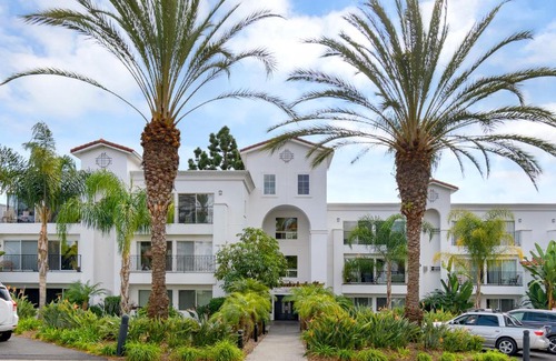 Carlsbad House | Top Floor Corner Condo with Spa & Breakfast at Resort