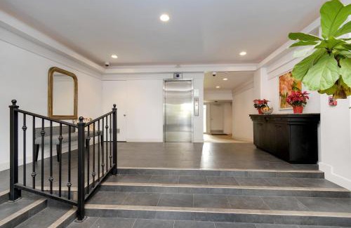 Carlsbad House | Top Floor Corner Condo with Spa & Breakfast at Resort