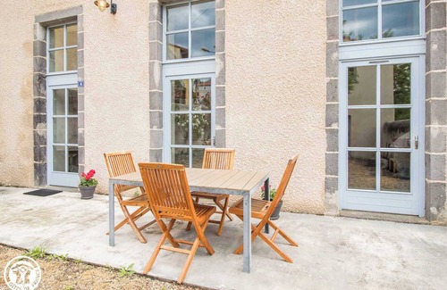 Saint-Herent House | Budget-Friendly Stay at Saint-Hérent with Family Amenities