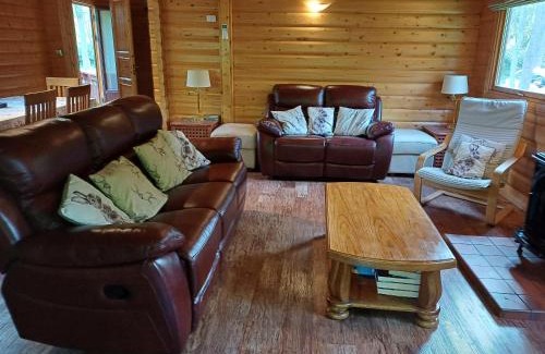 Kenwick House | Explore 64 Acorn Lodge at Kenwick Park - Pet-Friendly Retreat