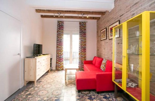 El Poble-sec Apartment | Stylish 64 Apartment in Iconic Barcelona Historic Building