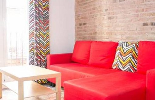 El Poble-sec Apartment | Stylish 64 Apartment in Iconic Barcelona Historic Building