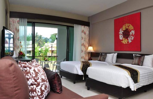 Ban Dong Ma Tun Resort | Spacious 64 m² Resort for Groups with Pool & Spa Access
