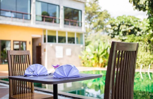 Ban Dong Ma Tun Resort | Spacious 64 m² Resort for Groups with Pool & Spa Access
