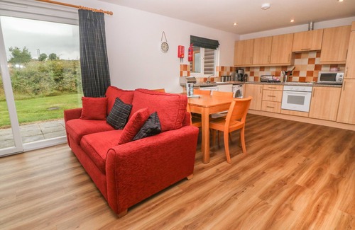 St Wenn Cottage | Discover 64 Waterside: Pool, Spa & Family-Friendly Fun