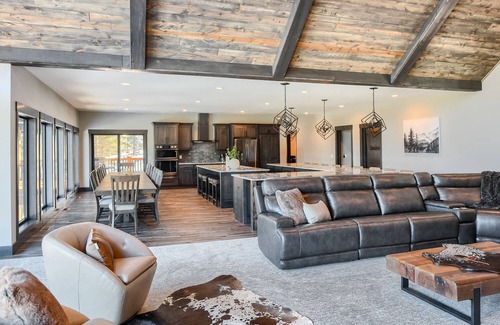 Lead Cabin | New Lodge in Powder House Pass with Pool & Spa Access