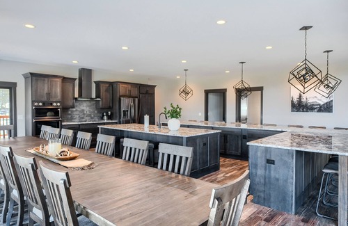 Lead Cabin | New Lodge in Powder House Pass with Pool & Spa Access