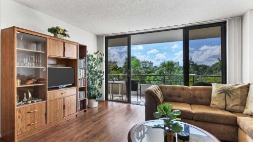 Siesta Key House | Relaxing Retreat at 6415 Midnight Pass #307 - Rated 10/10