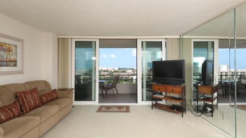 Siesta Key House | Exceptional Stay at 6415 Midnight Pass #902 with Pool & Spa
