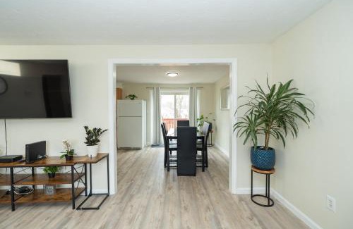 Randolph Apartment | Newly Renovated 5BR House - Pet & Child Friendly Retreat