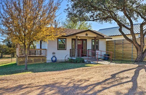 Fredericksburg Apartment | Spacious 65 m² Apartment with Kitchen for Relaxing Getaway