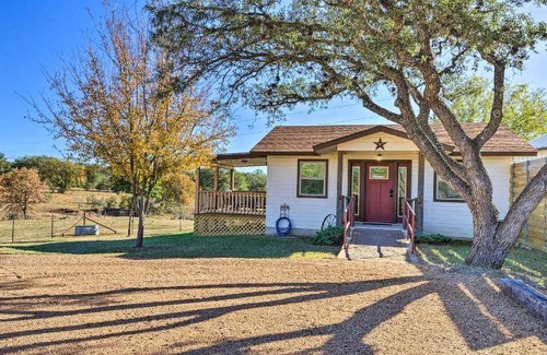 Fredericksburg Apartment | Spacious 65 m² Apartment with Kitchen for Relaxing Getaway