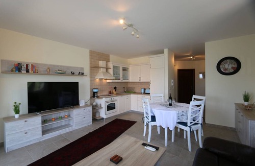 Soline Apartment | Cozy 2-Bedroom Apartment with Oceanfront Views, Rated 9/10
