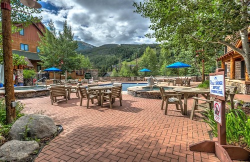 River Run House | Comfortable 1-Bedroom House with Private Pool for Families