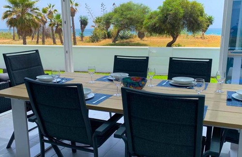 New Golden Mile Villa | Spacious Oceanfront Villa with 3 Bedrooms and Pool