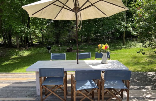 Shelter Island Cottage | Just Steps from Sunset Beach - Pet and Child Friendly Stay!
