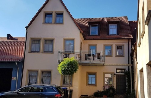 Volkach Apartment | Spacious Apartment for 5 with Kitchen & Breakfast Included