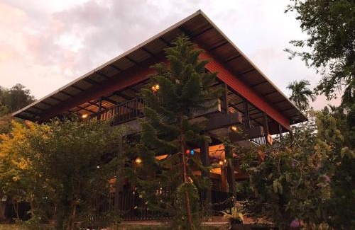 Than To Resort | 66 Baanaisuan 66 บ้านในสวน
