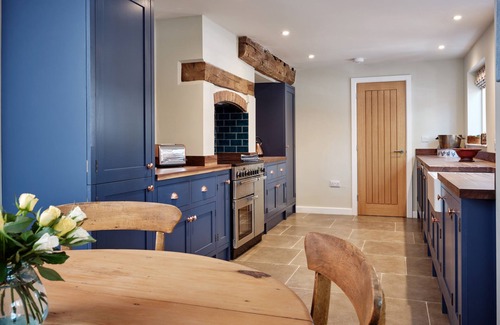 Warwick Cottage | Pet-Friendly Retreat at 67 Bridge End in Warwick