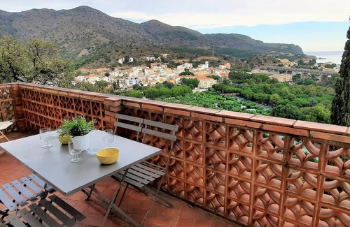 Colera Apartment | Spacious 2-Bedroom Apartment with Pool & Family-Friendly Amenities