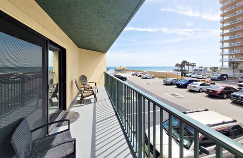 Daytona Beach Shores Condo | 67 m² Condo ∙ 2 bedrooms ∙ 4 guests