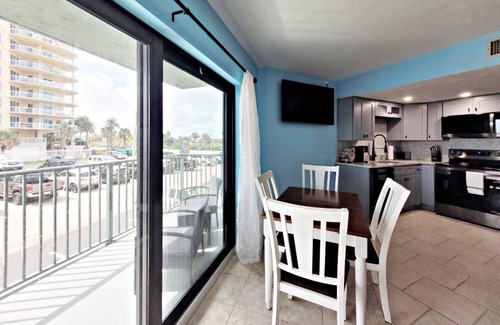 Daytona Beach Shores Condo | 67 m² Condo ∙ 2 bedrooms ∙ 4 guests