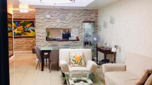 Barangay 670 Apartment | Spacious Condo Unit in Robinson Place with Pool & Spa