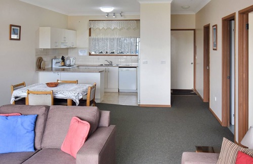Bermagui House | Harbourside Escape: Oceanfront Views & Top-Rated Stay