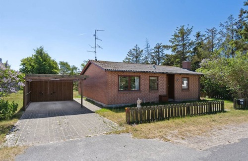 Læsø House | Spacious 2-Bedroom House with Kitchen for Up to 4 Guests
