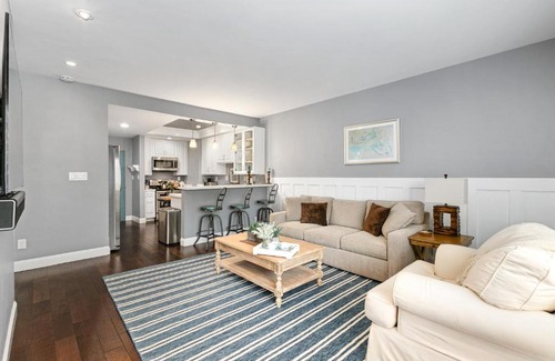 Carlsbad House | Relaxing Studio Steps from the Resort with Free Wifi