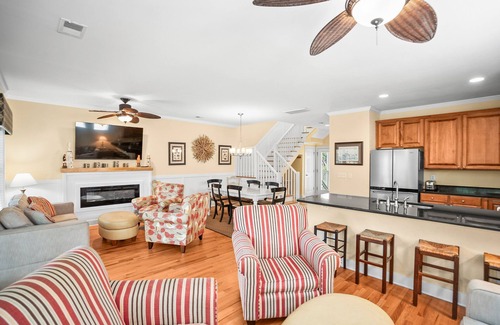Bonito Boathouses House | Discover 694 Bonito Road: Resort Access & Oceanfront Bliss