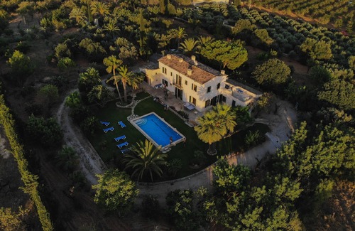 Consell Villa | Idyllic Alaró Retreat: 6 Bedrooms, Pool & Mountain Views