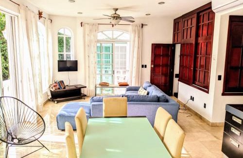 Playacar Fase I Apartment | Beachfront 6BR Retreat with Pool & Easy Access to 5th Ave