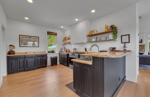 Leicester House | Exceptional 6BR Retreat: Pool, Hot Tub & Game Room Awaits