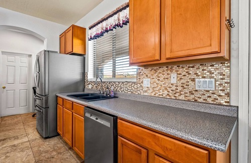 Missouri Ranch House | Beautiful 6BR Retreat with Heated Pool & Indoor-Outdoor Fun