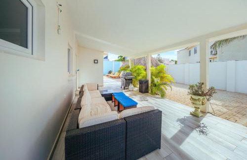 Arashi Apartment | 6BR & 6BA 5 Mins to Beach at Alegria Villa by Bocobay
