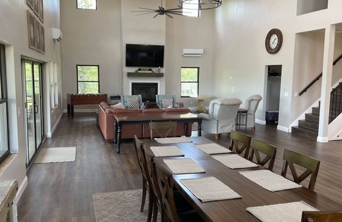 Lexington House | ✓6BR Barndominium ✓4 Bathrooms ✓For Families ✓Quiet ✓120 Acres ✓~4500 sq.ft.