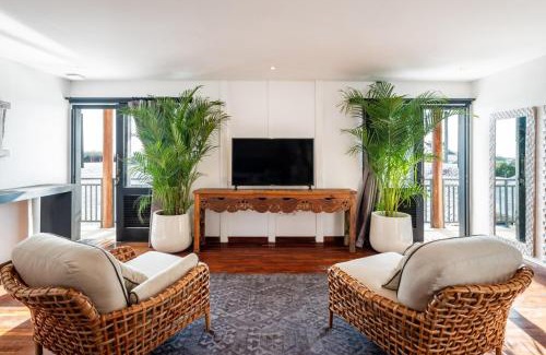 Berawa Villa | Gorgeous 6BR Villa Allegria Canggu with Pool & Beach Access