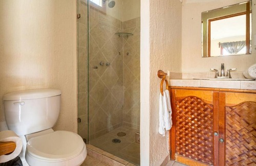 Acapulco House | Elegant 6BR Casa de lujo with Pool in Pie de la Cuesta