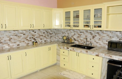 Runaway Bay Villa | Inviting Villa in Runaway Bay with Pool and Ocean Views