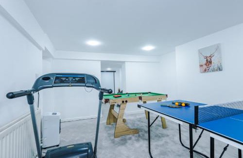 Rochdale House | 6BR Home - Sleeps 15 - Ideal for Contractors & Group Stays - Parking